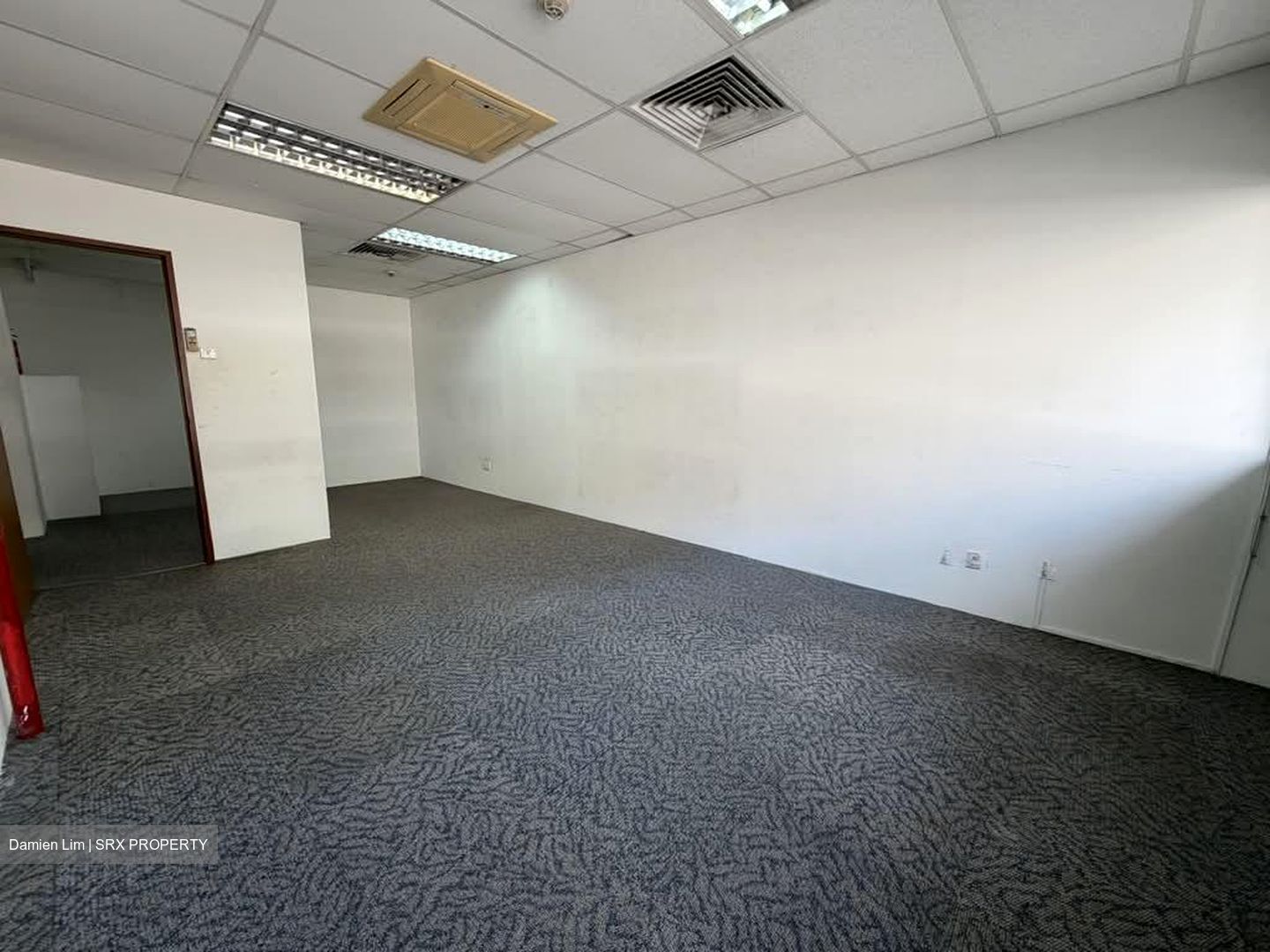 Chiat Hong Building (D7), Office #584860641